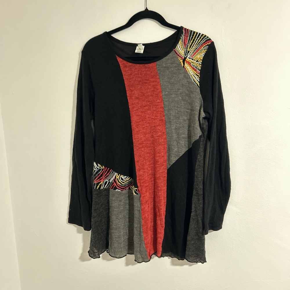 Artistic Patchwork Long Sleeve Top - Black, Red, Gray
